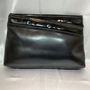 Salvatore Ferragamo black leather & patent leather crossbody 40-B6b